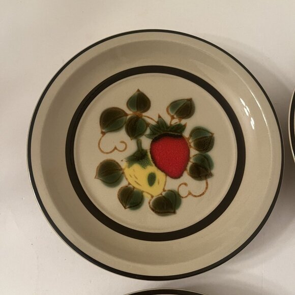 Strawberries Stoneware Japan 4 Plates Sears 4112 Replacement 7.5" VTG 70s - Picture 6 of 14